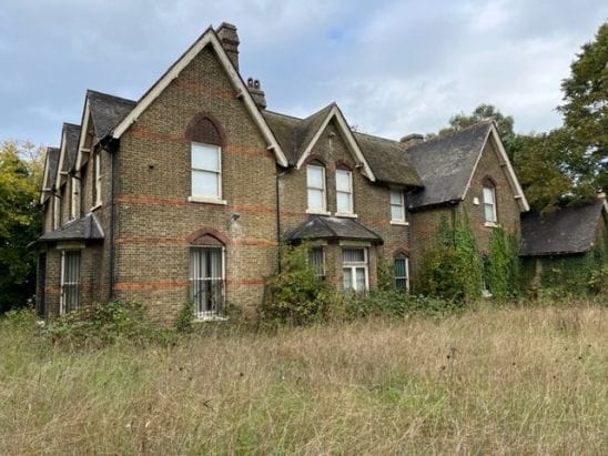 Moat Ln, Erith for sale Primary Photo- Image 1 of 1