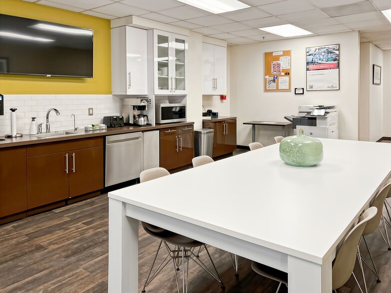 100 West Rd, Towson, MD to rent - Interior Photo - Image 2 of 20