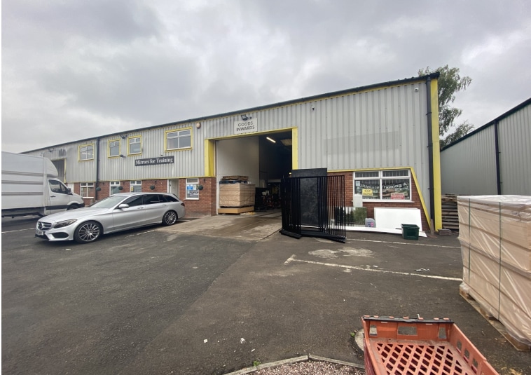 Aspley Close, Wolverhampton to rent Primary Photo- Image 1 of 4