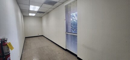 1625 E Shaw Ave, Fresno, CA to rent Interior Photo- Image 2 of 13