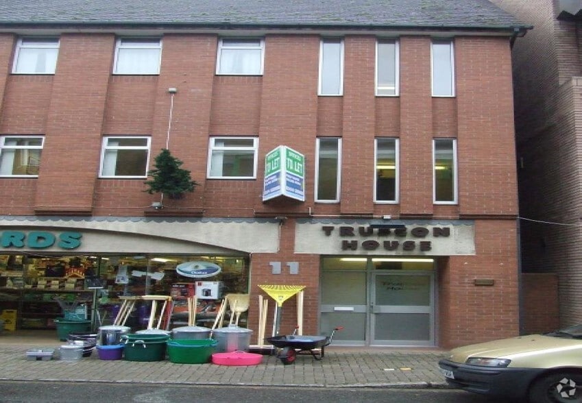 11 Station Rd, Gerrards Cross for sale - Primary Photo - Image 1 of 1