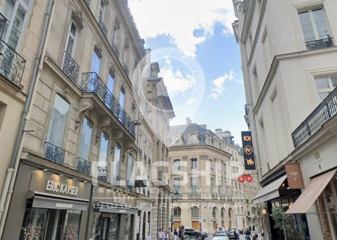 Retail in Paris to rent - Building Photo - Image 3 of 5