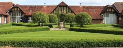 Coolham Rd, West Grinstead to rent Building Photo- Image 2 of 4