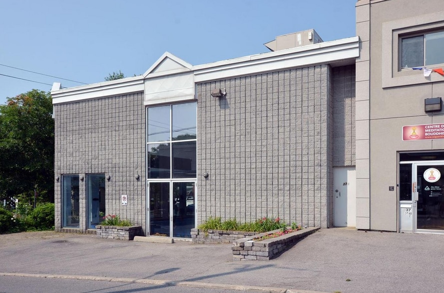 37 Rue Sainte-Anne, Ste-Anne-de-Bellevue, QC for sale - Building Photo - Image 3 of 18