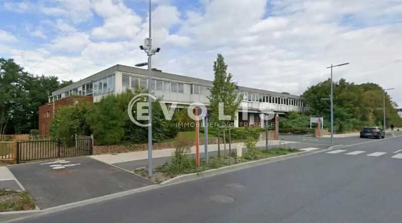 Office in Igny to rent - Building Photo - Image 1 of 9