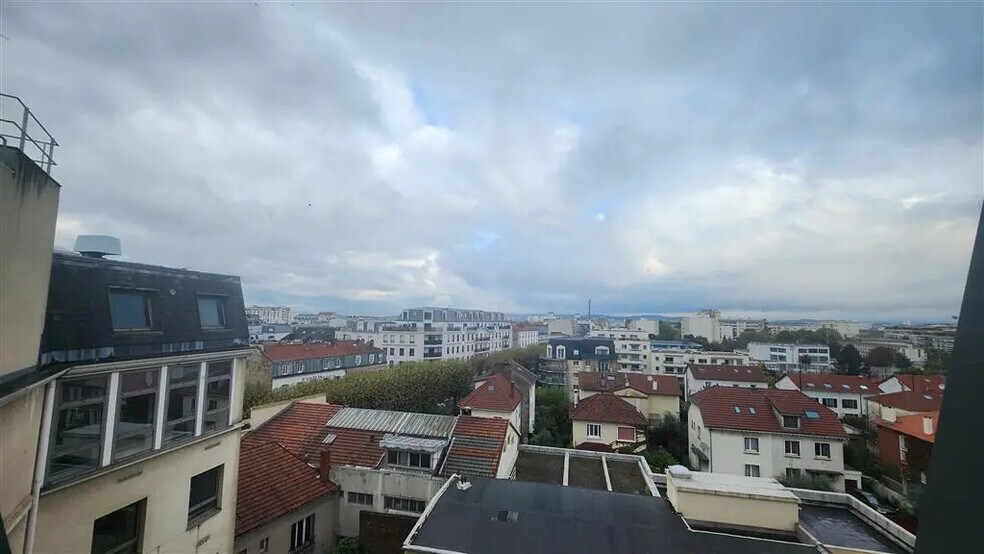 Office in La Garenne-Colombes to rent - Building Photo - Image 1 of 7