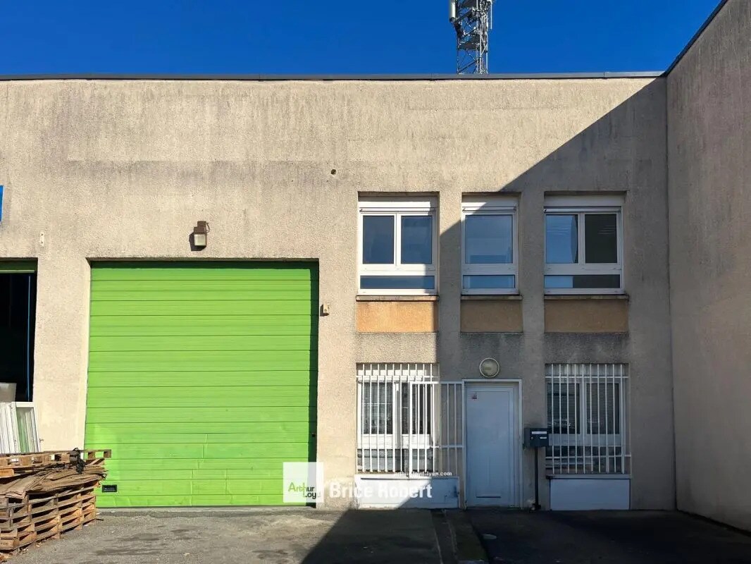 41 Avenue De La République, Vénissieux to rent Building Photo- Image 1 of 7