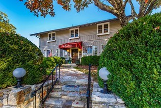 220 Greystone Ln, Lake Toxaway, NC for sale Primary Photo- Image 1 of 1