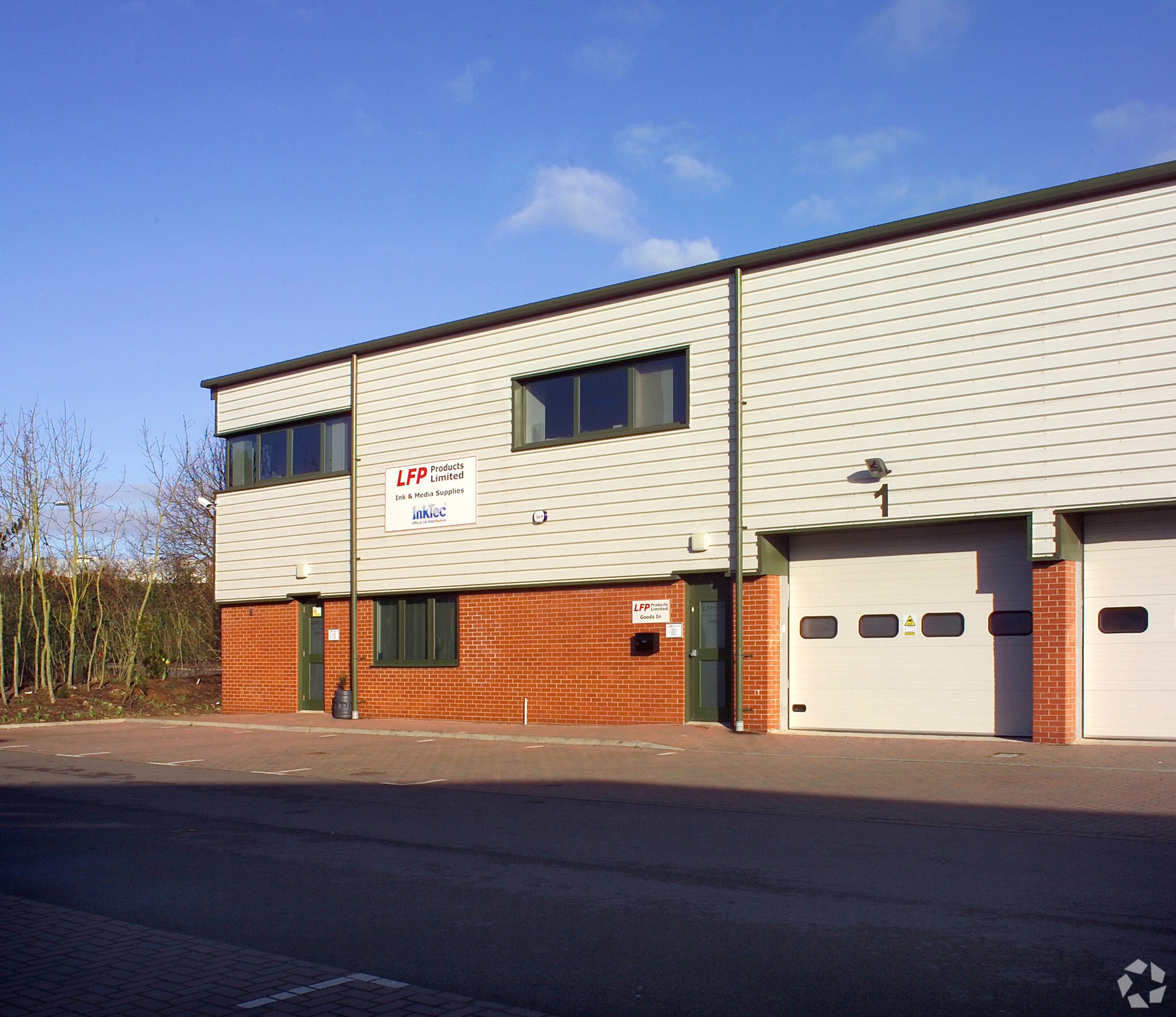 Range Rd, Witney to rent Primary Photo- Image 1 of 3