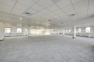 Office in Saint-Aubin to rent Interior Photo- Image 2 of 4