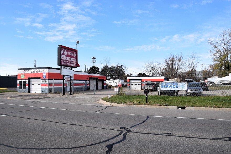 34091 Groesbeck Hwy, Clinton Township, MI for sale - Primary Photo - Image 1 of 7