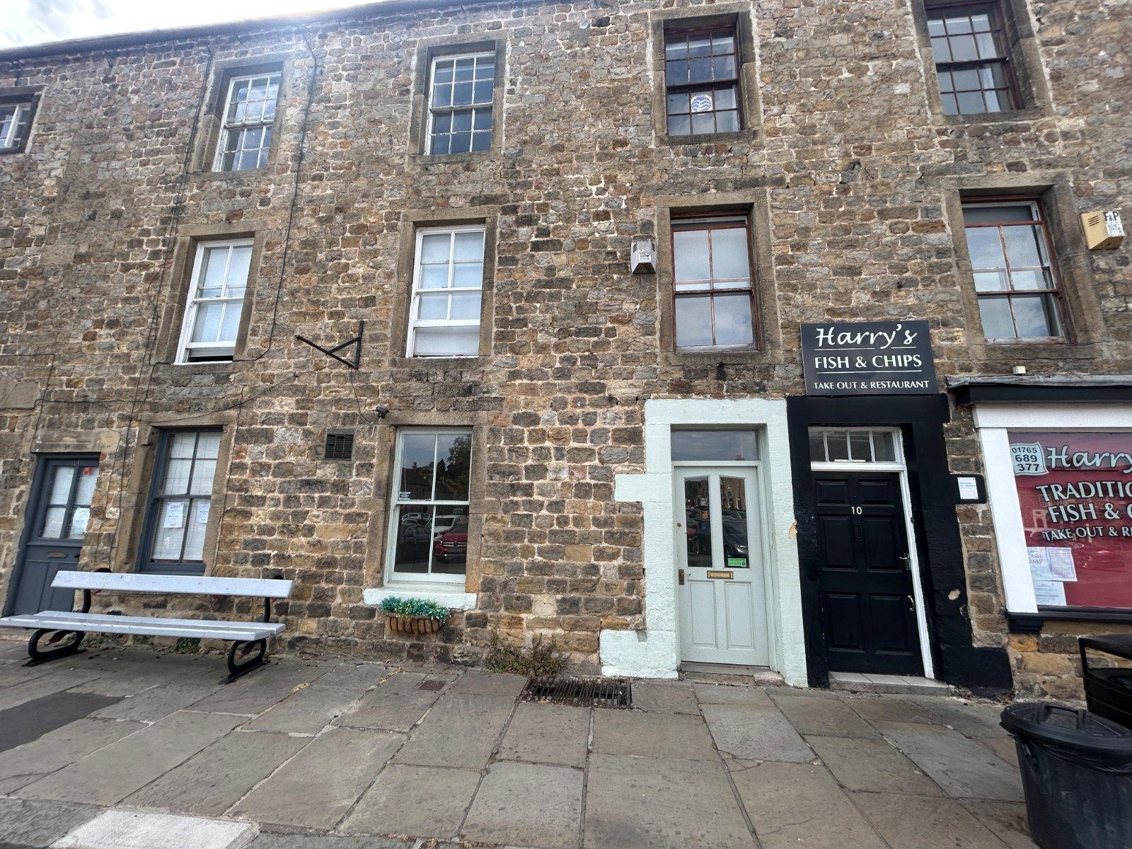 12 Market Pl, Ripon to rent Primary Photo- Image 1 of 2
