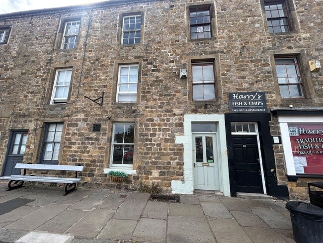 More details for 12 Market Pl, Ripon - Retail to Rent