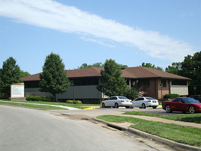 2930 SW Wanamaker Dr, Topeka, KS for sale Primary Photo- Image 1 of 9