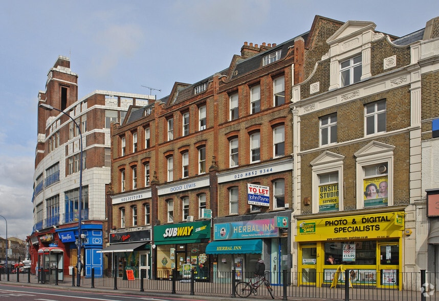 73-77 Lewisham High St, London to rent - Primary Photo - Image 1 of 2