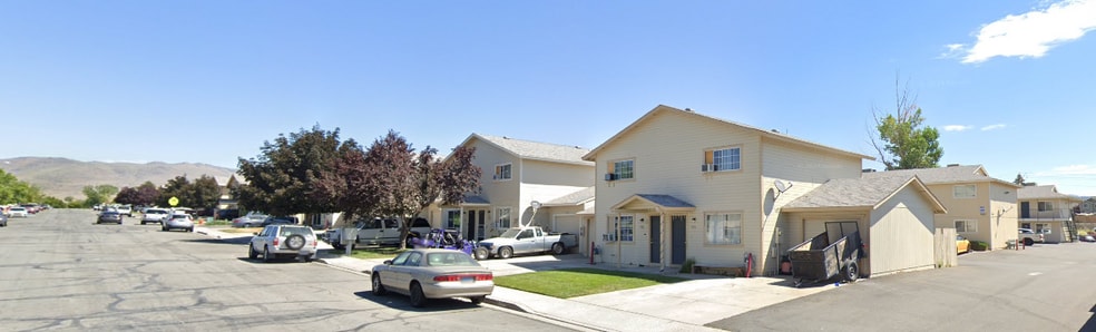 Stanton Park Development Estate portfolio of 10 properties for sale on LoopNet.co.uk - Building Photo - Image 2 of 9