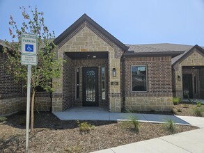 11655 Independence Pky, Frisco, TX for rent Building Photo- Image 2 of 2