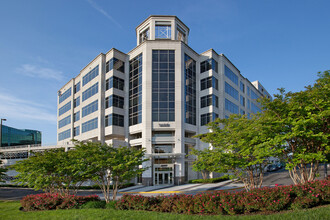 1600 International Dr, McLean, VA for rent Building Photo- Image 1 of 16