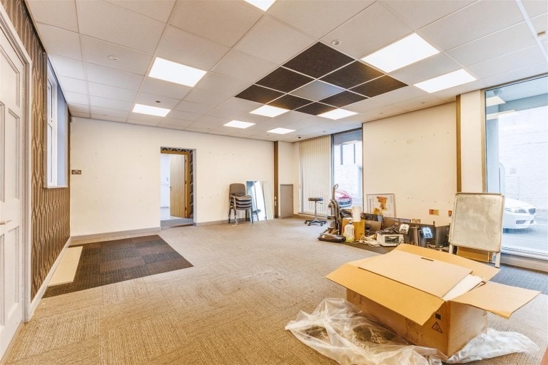 1-3 Swan Ln, Evesham to rent - Interior Photo - Image 3 of 5