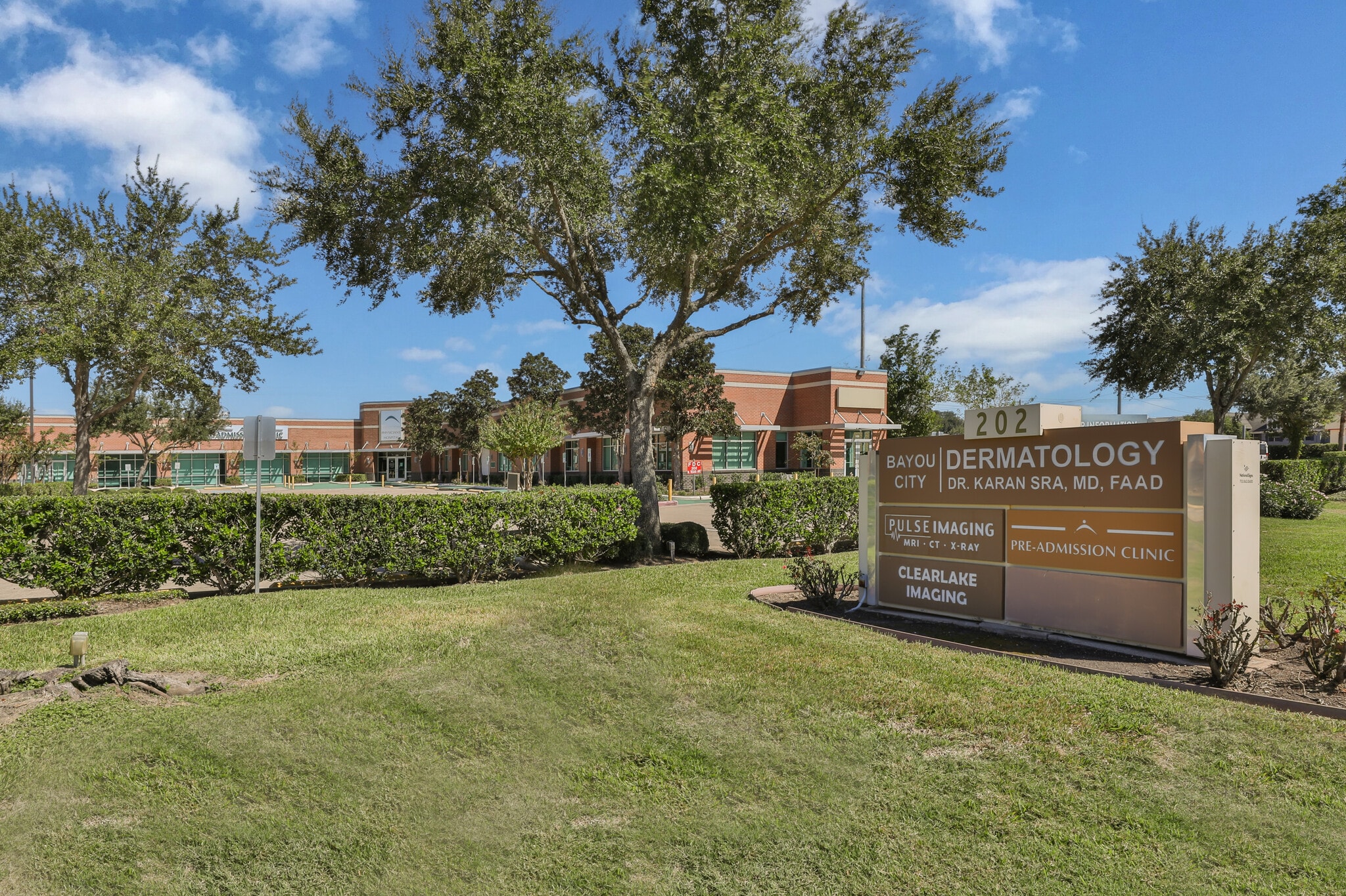 202 N Texas Ave, Webster, TX to rent Building Photo- Image 1 of 9