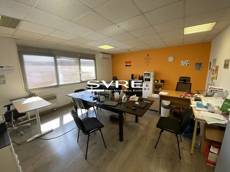 Office in Aubagne to rent - Interior Photo - Image 2 of 3
