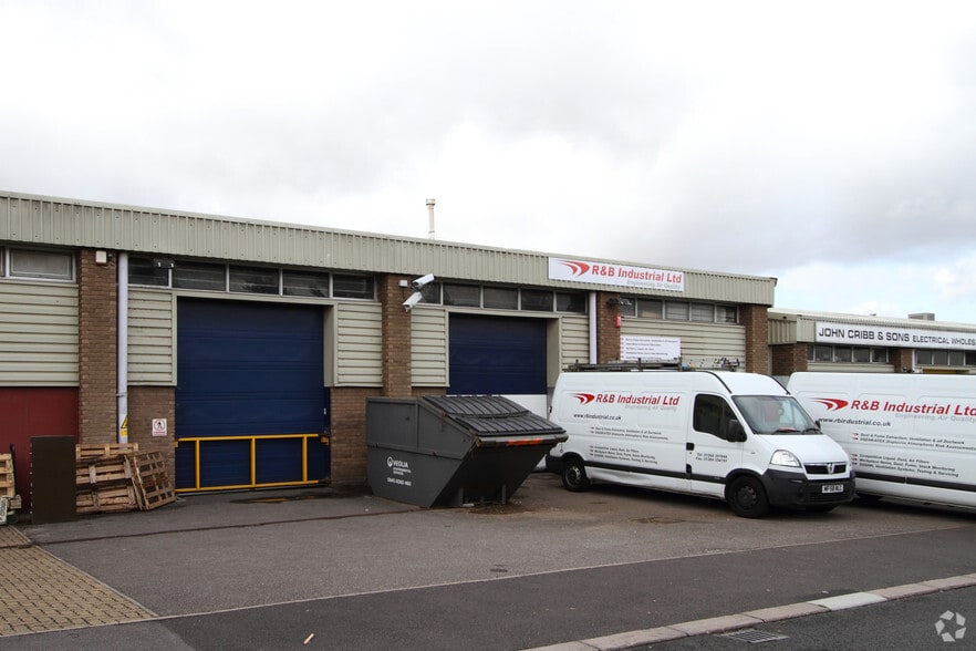 14 Towergate Industrial Park, Andover to rent - Primary Photo - Image 1 of 5