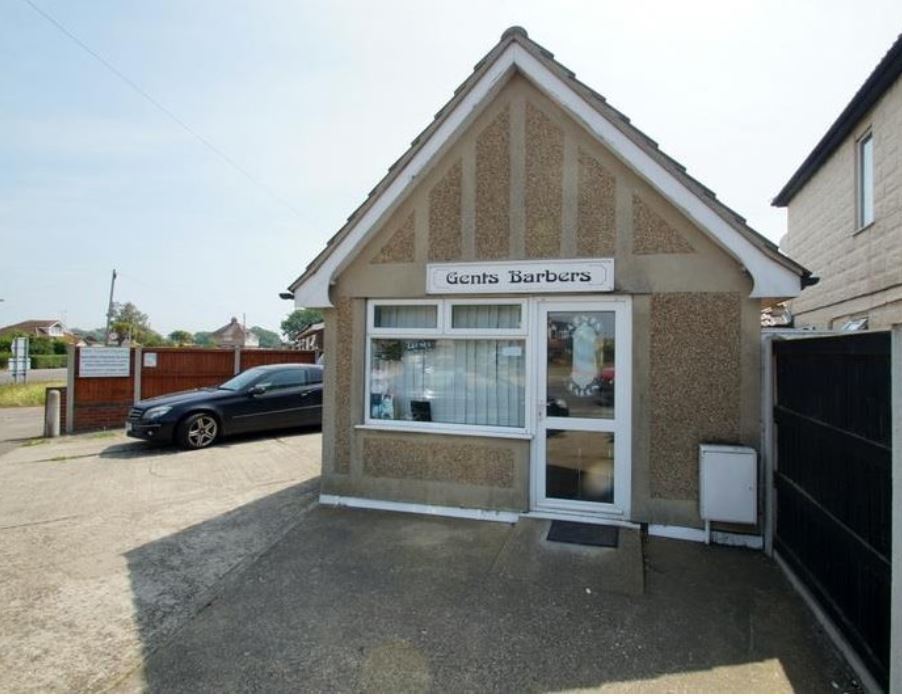 252A Burrs Rd, Clacton On Sea for sale Primary Photo- Image 1 of 1