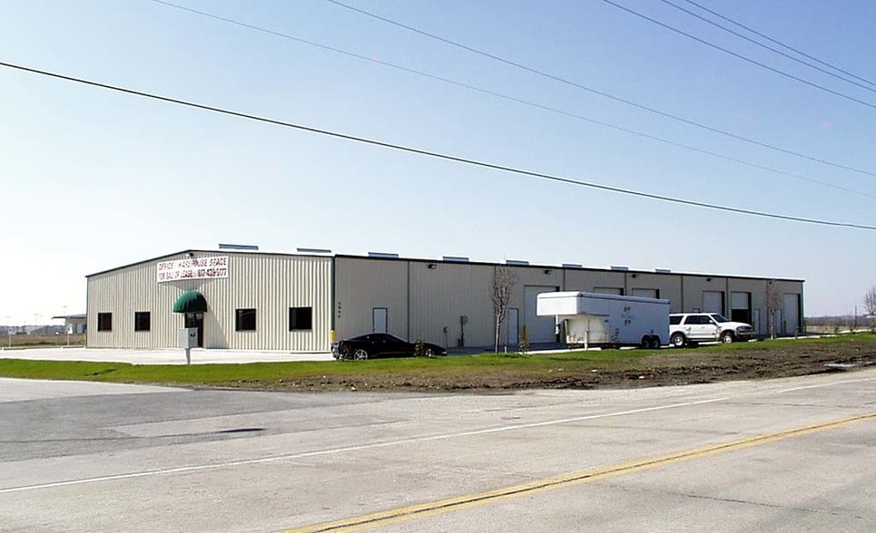 5940 Kroger Dr, Fort Worth, TX to rent - Building Photo - Image 2 of 16