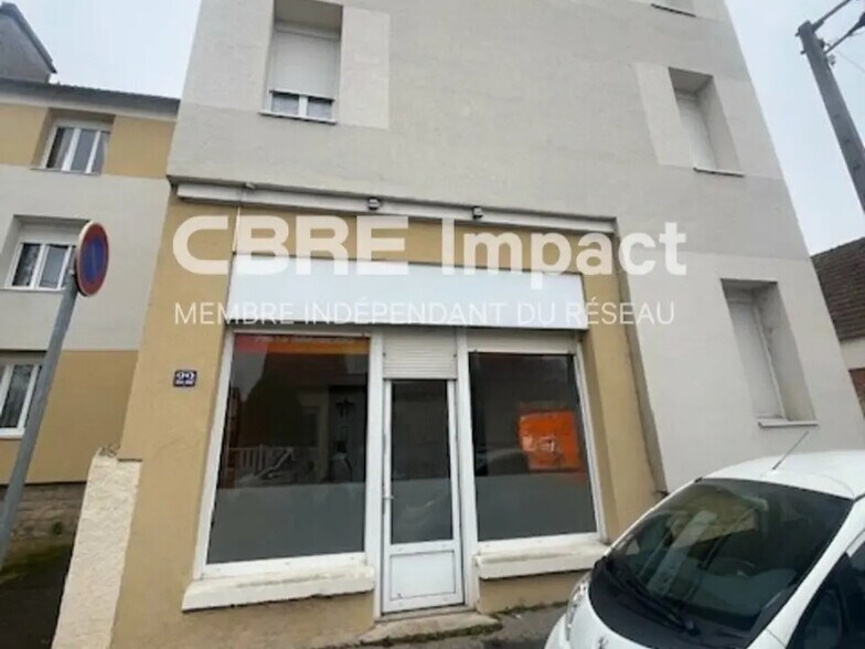 Retail in Dijon to rent - Building Photo - Image 2 of 7