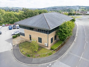Parrock Rd, Barrowford to rent Building Photo- Image 2 of 20