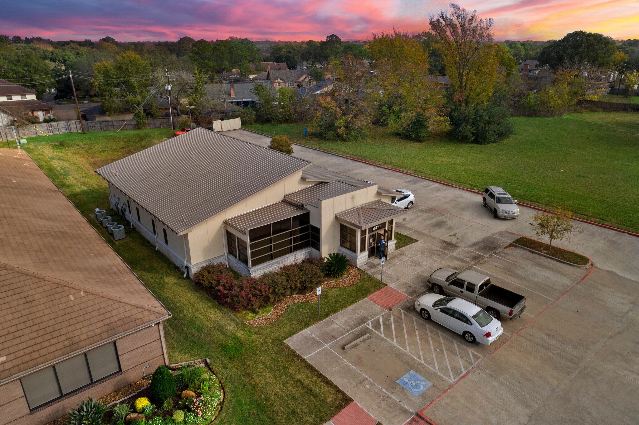 4211 Fairmont Pky, Pasadena 77504 4211 Fairmont Parkway