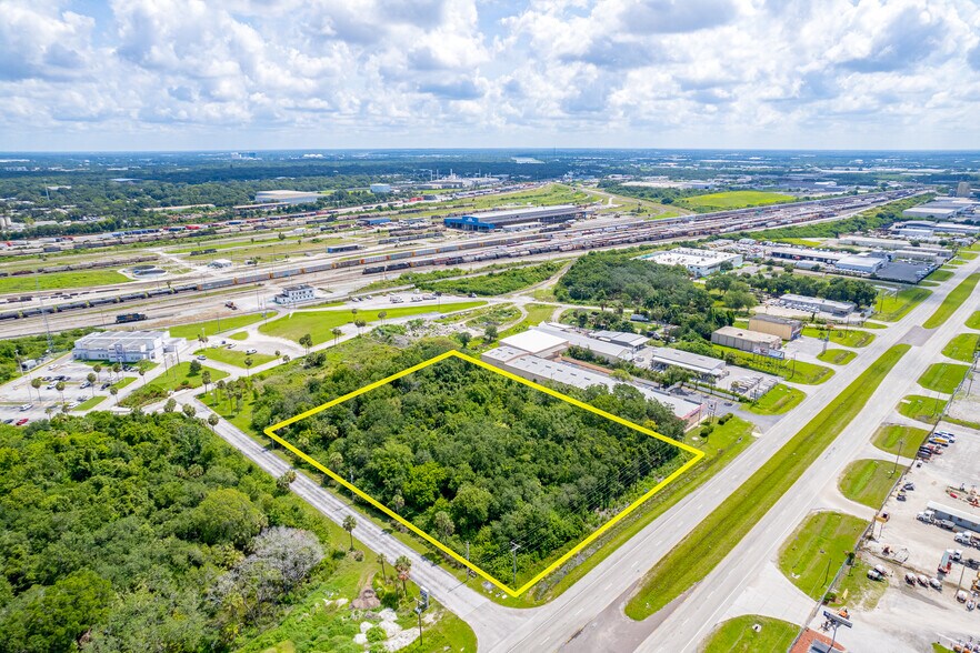 5716 Adamo Dr, Tampa, FL 33619 UK