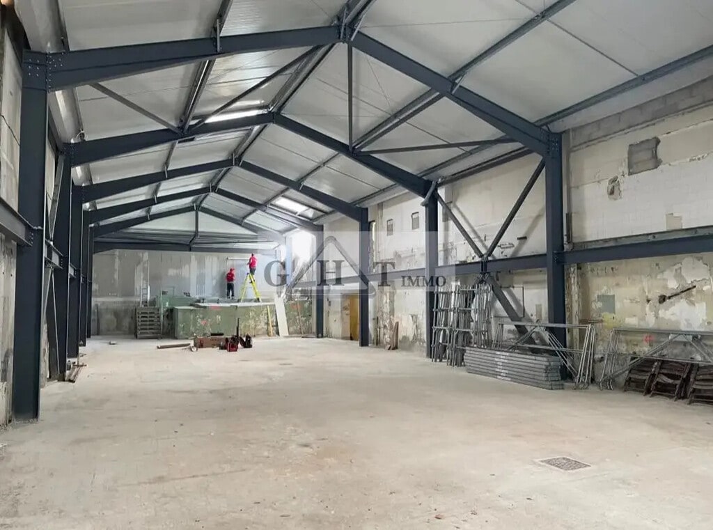 Vente Entrepôt 726 m² - Photo 1