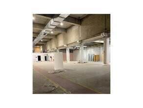 Light Industrial in Bagnolet to rent Interior Photo- Image 2 of 6