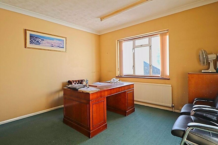 78 High St, Benfleet for sale - Building Photo - Image 2 of 15