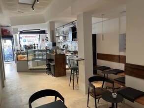 Retail in Madrid, Madrid to rent Building Photo- Image 1 of 5