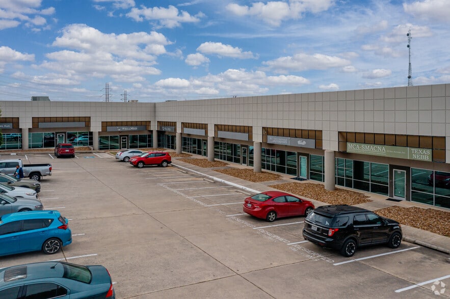 12500 Network Blvd, San Antonio, TX for rent - Building Photo - Image 2 of 5