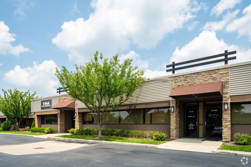 27650-27652 Franklin Rd, Southfield, MI to rent - Building Photo - Image 1 of 44