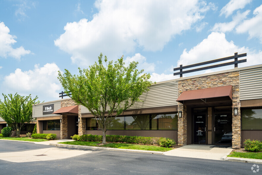 27650-27652 Franklin Rd, Southfield, MI for sale - Primary Photo - Image 1 of 28