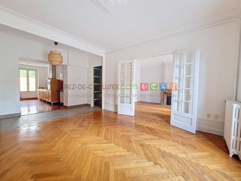 Office in Lyon for sale - Building Photo - Image 3 of 7
