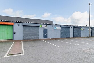 Spindus Rd, Liverpool to rent Building Photo- Image 1 of 5