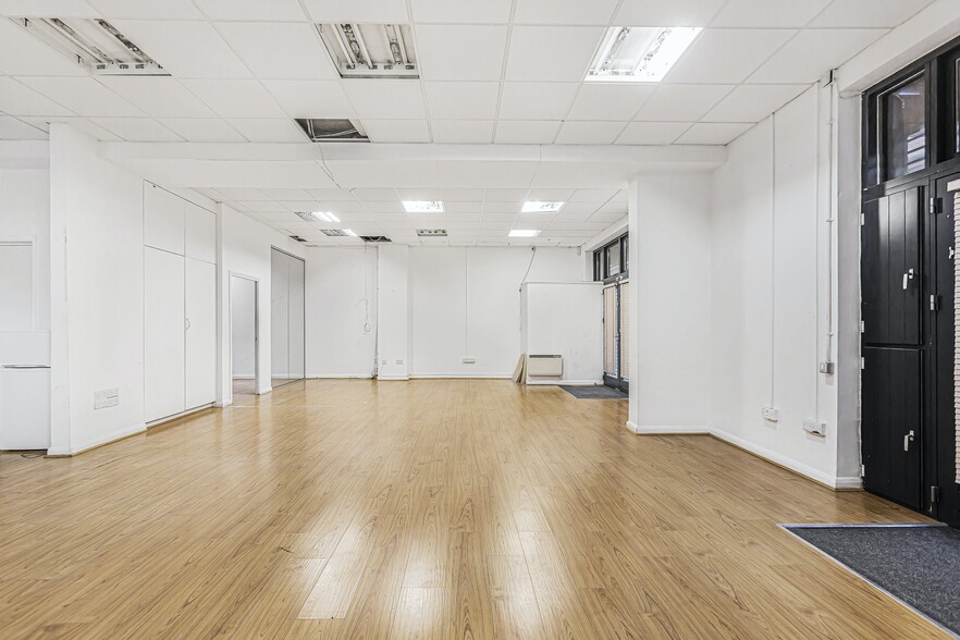 14-22 Waterson St, London for sale - Interior Photo - Image 3 of 33