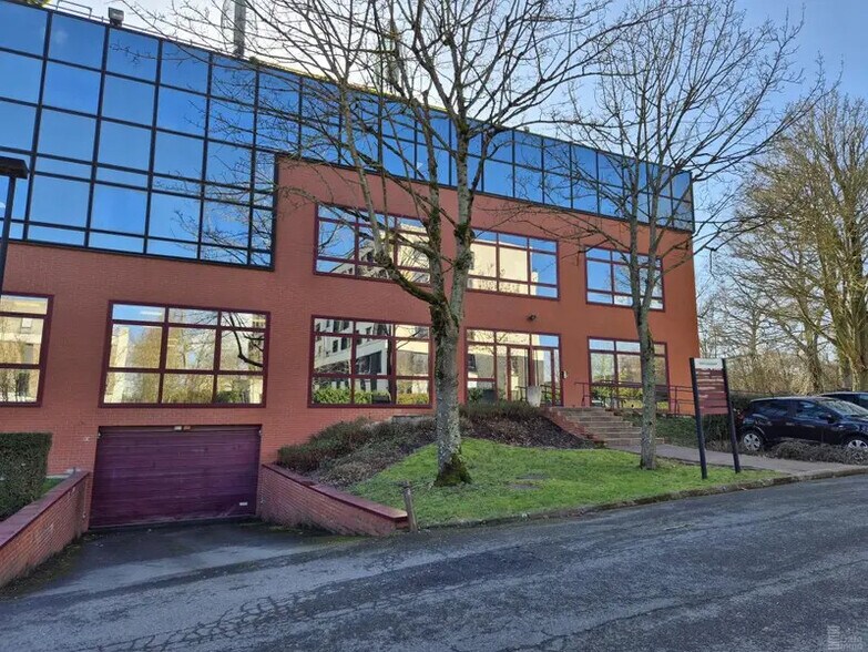 Allée Kepler, Champs-sur-Marne to rent - Building Photo - Image 2 of 4