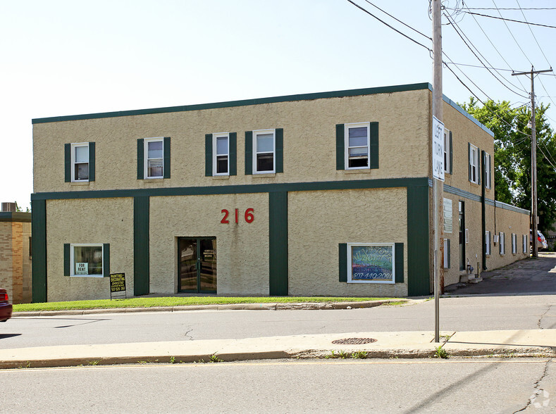 216 E Main St E, Albert Lea, MN for rent - Building Photo - Image 1 of 11