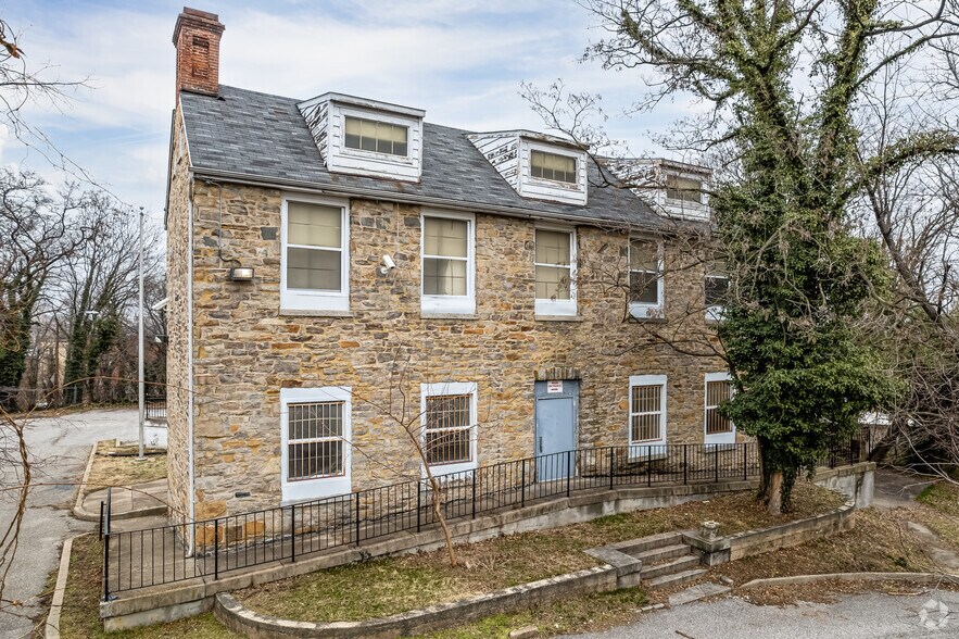 2001 Park Ave, Baltimore 21217 UK