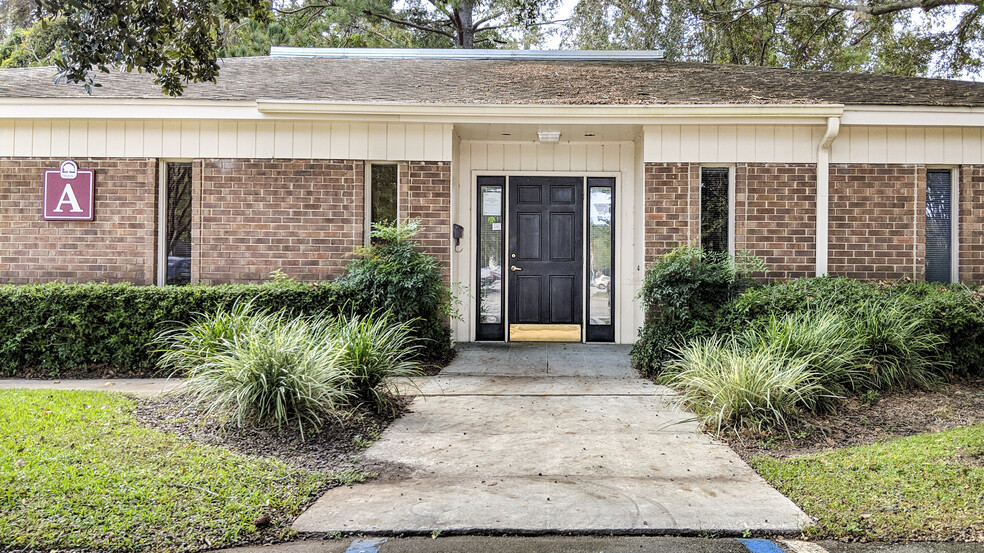 323 John Knox Rd, Tallahassee, FL for rent - Building Photo - Image 2 of 10