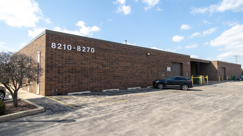 6200-6288 Oakton St, Morton Grove, IL for rent - Building Photo - Image 3 of 12