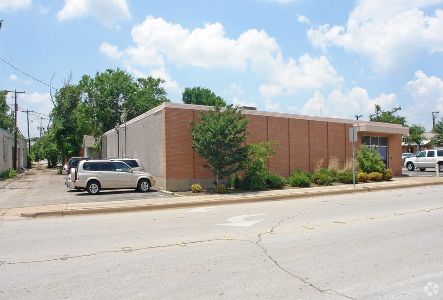 3000 Montgomery St, Fort Worth, TX for sale - Building Photo - Image 1 of 1