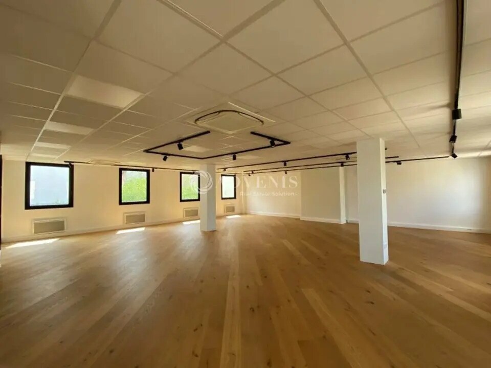 Office in Boulogne-Billancourt to rent Interior Photo- Image 1 of 9