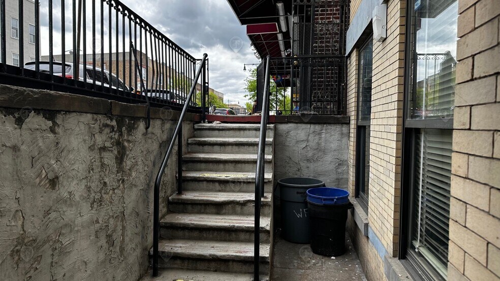 6961 Grand Ave, Maspeth 11378 Office for Rent UK